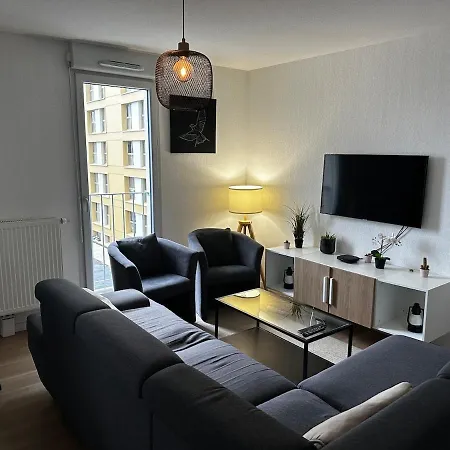 Apartament Superbe T3 A Cote Du Metro, Tramway, Parking Prive